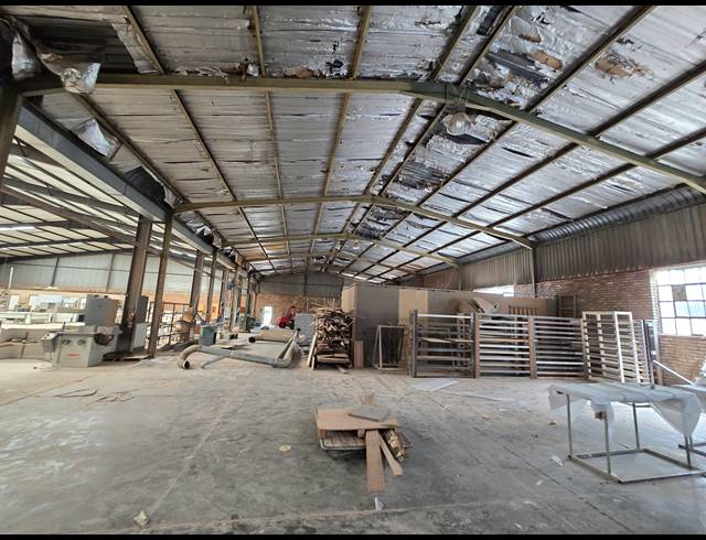 2,000M² WAREHOUSE FOR SALE IN HONEYDEW